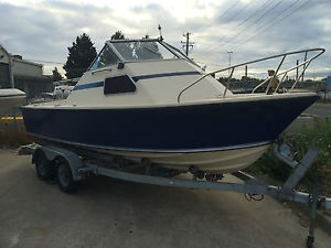 HUNTSMAN V19 with150hp JOHNSON (240hrs) and tandem trailer