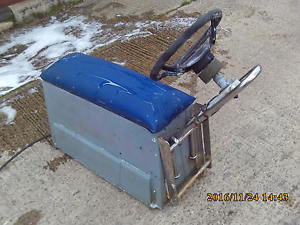 BOAT CONSOLE WITH STEERING SYSTEM