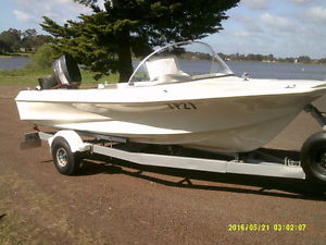 Swiftcraft fibreglass runabout