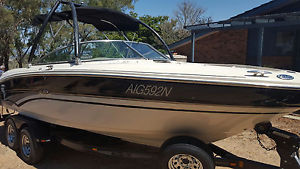 SEA RAY   BOW RIDER  SKI WAKE BOAT
