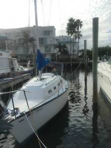 1975 27' Hunter Cherubini Sailboat