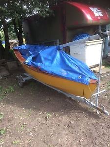 10/12 ft racing boat fibre glass and wood with trailer