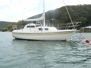 Roberts 25 Pilothouse fibreglass yacht
