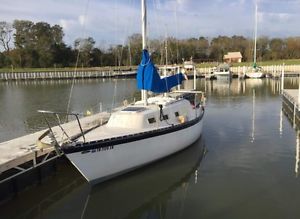 1981 Hunter 25 Sailboat