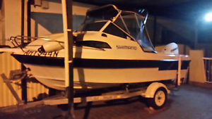 2004 kingfisher boat fibre glass 5.2 2008 E-tec 115 hp 130hrs BARGAIN