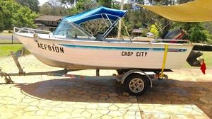 2001 Brooker 4.5m Runabout - 40hp Yamaha 2 stroke - Brooker trailer