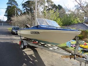 Boat bertram caribbean 19ft motor boat