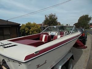 BOAT BOWRIDER