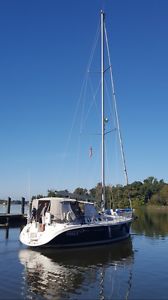 2000 Hunter 460 Sailboat