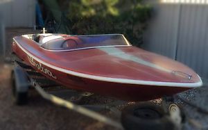 ski boat