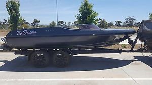 SPEEDBOAT 350 CHEV INBOARD / OUTBOARD VOLVO PENTA LEG
