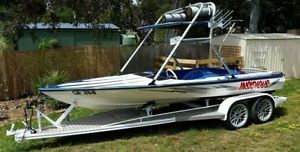 Jet Boat Ski Boat Speed Boat V8