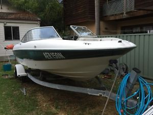 Bayliner 2002 model. 21'.