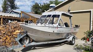 2003 Hewes searunner 200