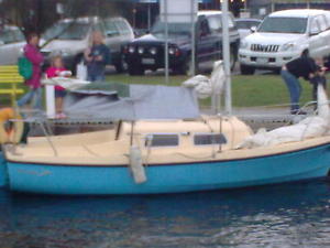 Yacht Trailer Sailor 19 ft Savage Nautilus Dolphin Sailer Diesel Galvanised boat