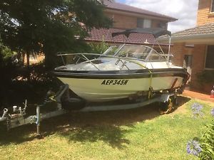 Hilton 550-Half Cabin-Cuddy Cabin-Ski-Fish-Boat-18ft Runabout