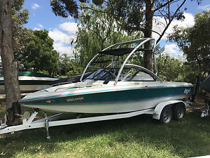 TIGE' SKI/WAKE BOAT