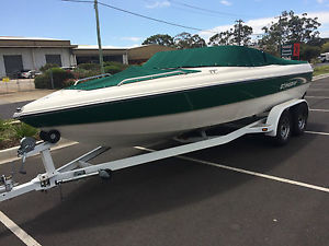 STINGRAY SKI BOAT 2001/2002 STERNDRIVE