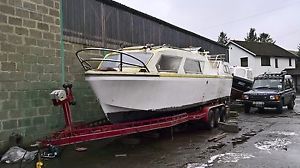 32ft Buckingham Canal Cabin Cruiser on Trailer....... Unfinished Project .......