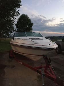 1989 Sea Ray 220 OV Overnighter