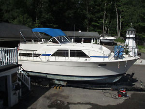 1977 35 ft Chris Craft Catalina   with aft cabin