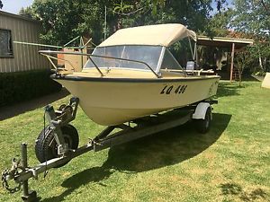 Savage 4,5m boat Yamaha 30HP + trailer