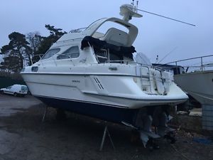 BOAT FLYBRIDGE CRUISER SEALINE 310 TWIN 200HP VOLVO DEISELS