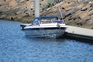 1988 Whitley Cherokee 17.38ft (5.3m) Deep V Mono Fiberglass Hull 135HP  Outboard