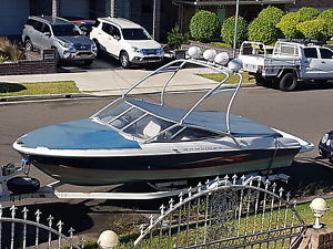 Bayliner bowrider 22ft