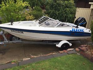 2002 stejcraft bowrider with 115hp 4 stroke mercury 306 hours