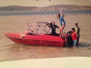 Family boat fish/ski