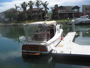 Cabin Cruiser 26ft NZ Kauri-planked