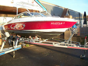 speed boat with  a bit of history READ DESCRIPTION a real bargain