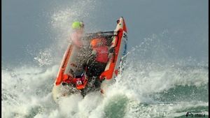 2015 Gemini Zapcat FF-15 Hull & Trailer, Thundercat RIB Catamaran Surf Raceboat