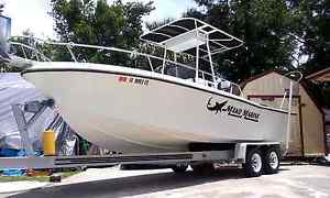1982 MAKO MARINE CENTER CONSOLE 23
