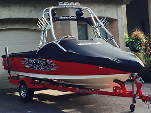 Mastercraft x-9 wake board boat