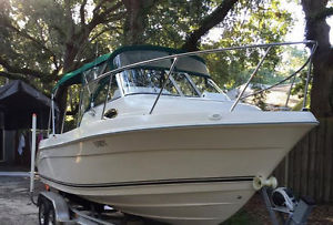 2008 Cobia 210 Walk Around 200 hours on F200 Yamaha motor and trailer. !Clean!