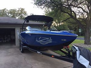 Tige Z3 23ft Wakeboard / Wakesurf Boat
