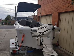 Boat 4.9 mtr