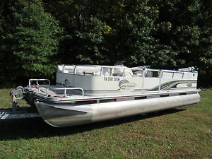 2000 Lowe 22ft Pontoon