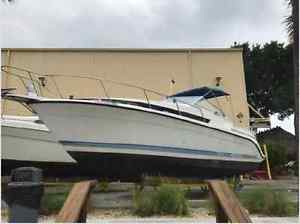 1991 Carver Montego 528 boat