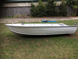 Aluminium tinny boat 3.7m