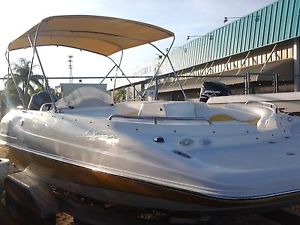 2008 Hurricane 202 deck boat