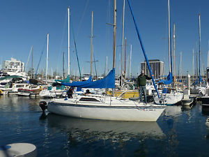 1988 Hunter 27