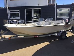 Boston whaler 17 Supersport / yamaha 90ELPTO / Trailer