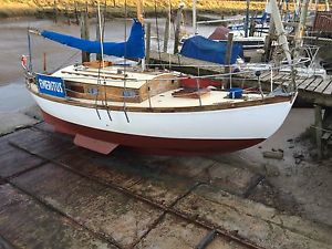 HILLYARD 8 TONNER BERMUDAN RIGGED YACHT JUST BEEN ANTIFOULED