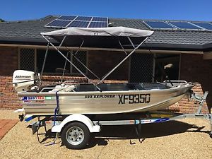 QUINTREX EXPLORER 390 WITH TRAILER