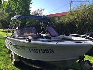 2004 QUINTREX 500 FREEDOM SPORT and Trailer - Rego till May 2017