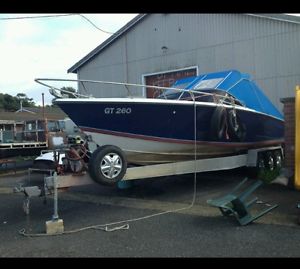 8 M FORMULA MAGNUM 26  FIBREGLASS BOAT Inboard 454.SPEED FAMILY FISHING GEELONG