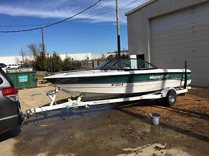 1996 Prostar 205 Wakeboard Boat Ski boat